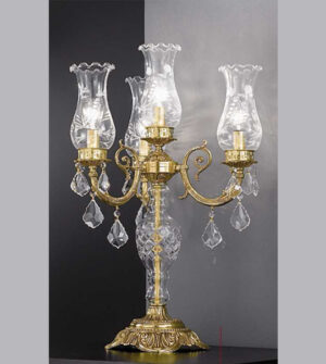 Lampada da tavolo a quattro luci in ottone con vetri e cristalli Art. 865/ 3+1C