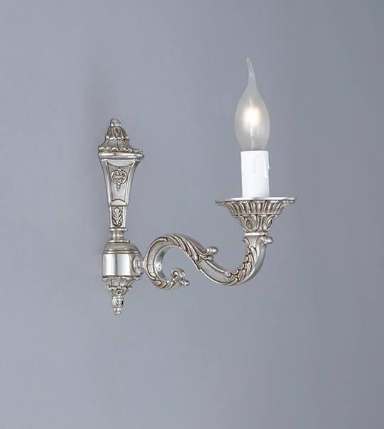 Applique in ottone a una luce a forma di candela Made in Italy